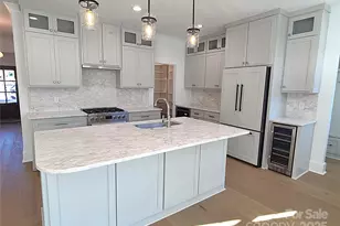 405 19th Ave Cir NW, Hickory, NC 28601 - Photo 5