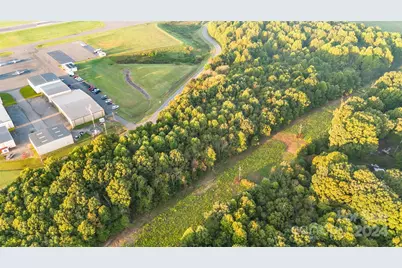 130 Aviation Drive, Statesville, NC 28677 - Photo 5