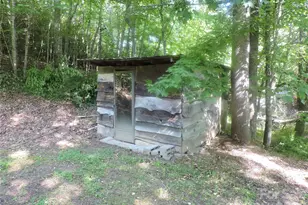 2271 Gouges Creek Rd, Spruce Pine, NC 28777 - Photo 9