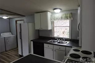 2271 Gouges Creek Rd, Spruce Pine, NC 28777 - Photo 17