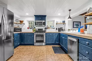 291 Tryon Bay Cir, Lake Lure, NC 28746 - Photo 7