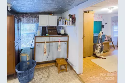 3059 Nc 261 Highway, Bakersville, NC 28705 - Photo 23