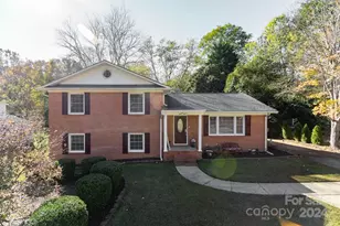 1315 Shady Bluff Dr, Charlotte, NC 28211 - Photo 1