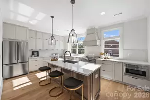 2019 Thurmond Pl, Charlotte, NC 28205 - Photo 3