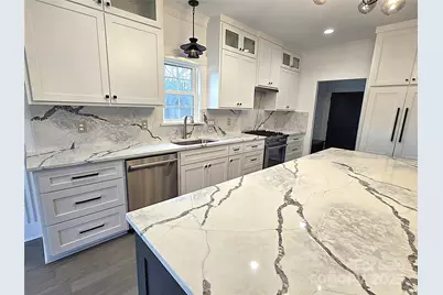 496 19th Avenue Circle NW, Hickory, NC 28601 - Photo 5