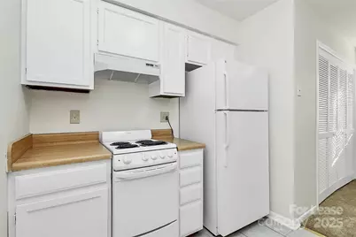 6121 Heathstone Lane #B, Charlotte, NC 28210 - Photo 9