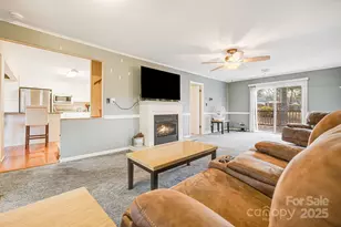 59 Rollins St, Hendersonville, NC 28792 - Photo 3