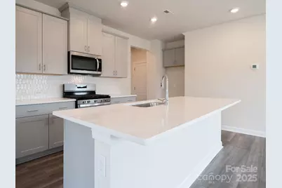 1212 31st Street NE, Conover, NC 28613 - Photo 3