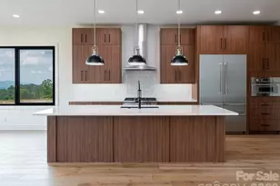 24 S Watchman Dr, Hendersonville, NC 28791 - Photo 15