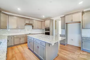 5763 Crown Terrace, Hickory, NC 28601 - Photo 9