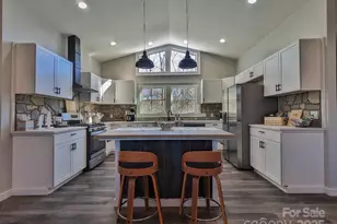 600 Pinewood Dr, Waynesville, NC 28786 - Photo 17