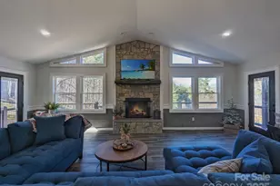 600 Pinewood Dr, Waynesville, NC 28786 - Photo 11