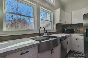 600 Pinewood Dr, Waynesville, NC 28786 - Photo 21