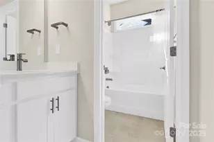 9131 NW Harwen Ln NE, Charlotte, NC 28215 - Photo 5