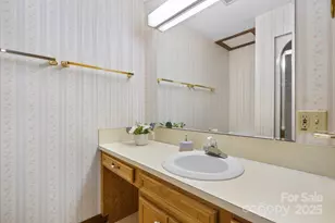 3910 6th St NW, Hickory, NC 28601 - Photo 35