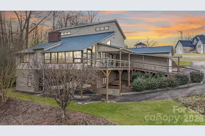 3910 6th Street NW, Hickory, NC 28601 - Photo 1