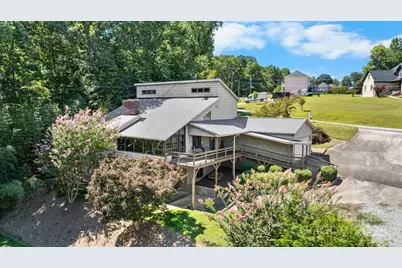 3910 6th Street NW, Hickory, NC 28601 - Photo 1