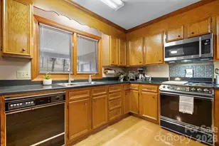 3910 6th St NW, Hickory, NC 28601 - Photo 13