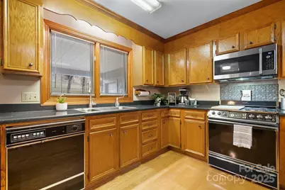 3910 6th Street NW, Hickory, NC 28601 - Photo 13