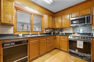 3910 6th St NW, Hickory, NC 28601 - Photo 13