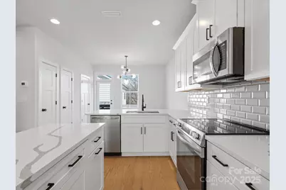 1122 Pegram Crossing Drive, Charlotte, NC 28205 - Photo 3