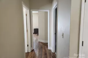 979 W Chapel Rd, Asheville, NC 28803 - Photo 9