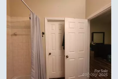 979 W Chapel Road, Asheville, NC 28803 - Photo 11