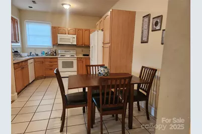 979 W Chapel Road, Asheville, NC 28803 - Photo 5