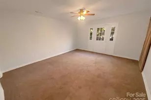 4127 Bon-Rea Dr, Charlotte, NC 28226 - Photo 3