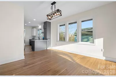 49 8th Street SE, Hickory, NC 28602 - Photo 3