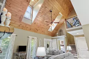 35 Land's End Dr, Burnsville, NC 28714 - Photo 5