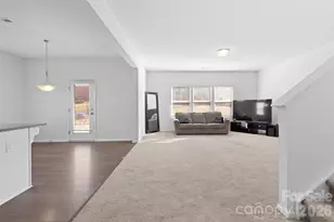 9022 Colwick Hill Ln, Charlotte, NC 28215 - Photo 9
