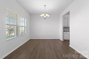 9022 Colwick Hill Ln, Charlotte, NC 28215 - Photo 3