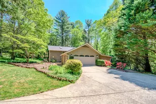 138 Woodhaven Dr, Hendersonville, NC 28739 - Photo 1