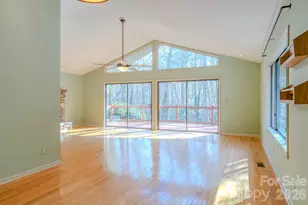 138 Woodhaven Dr, Hendersonville, NC 28739 - Photo 7