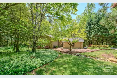 138 Woodhaven Drive, Hendersonville, NC 28739 - Photo 25