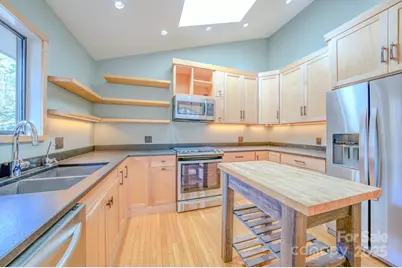 138 Woodhaven Drive, Hendersonville, NC 28739 - Photo 5