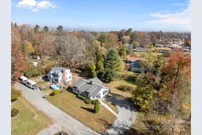 706 Rhodes Park Drive, Hendersonville, NC 28791 - Photo 45