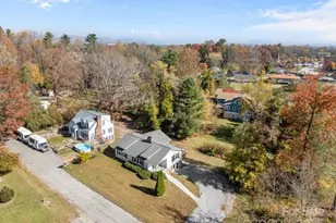 706 Rhodes Park Dr, Hendersonville, NC 28791 - Photo 45