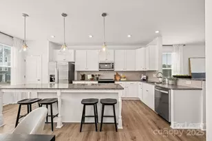 1018 Fairway Green Ln, Charlotte, NC 28216 - Photo 7