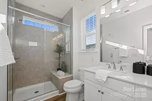 1018 Fairway Green Ln, Charlotte, NC 28216 - Photo 19