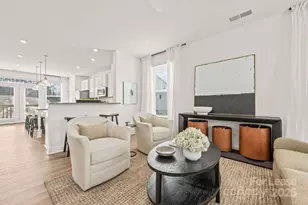 1018 Fairway Green Ln, Charlotte, NC 28216 - Photo 9