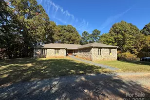 13828 Lake Bluff Dr, Matthews, NC 28105 - Photo 5