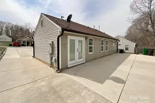 5610 Stone Bluff Ct, Charlotte, NC 28214 - Photo 35