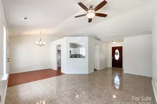 5610 Stone Bluff Ct, Charlotte, NC 28214 - Photo 7