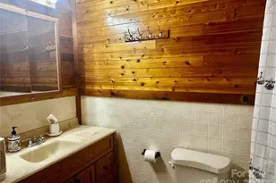 71 Travis Ln, Bakersville, NC 28705 - Photo 9