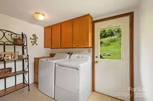 799 Fire Scald Rd, Green Mountain, NC 28740 - Photo 19