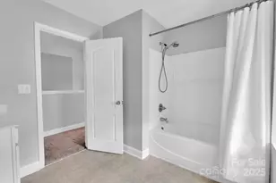 8214 Deodora Cedar Ln, Charlotte, NC 28215 - Photo 21