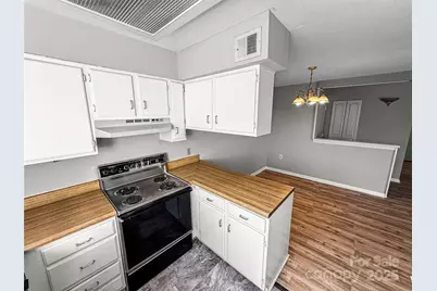 4824 Spring Lake Drive #E, Charlotte, NC 28212 - Photo 7