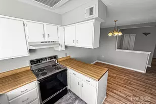 4824 Spring Lake Dr, Charlotte, NC 28212 - Photo 7